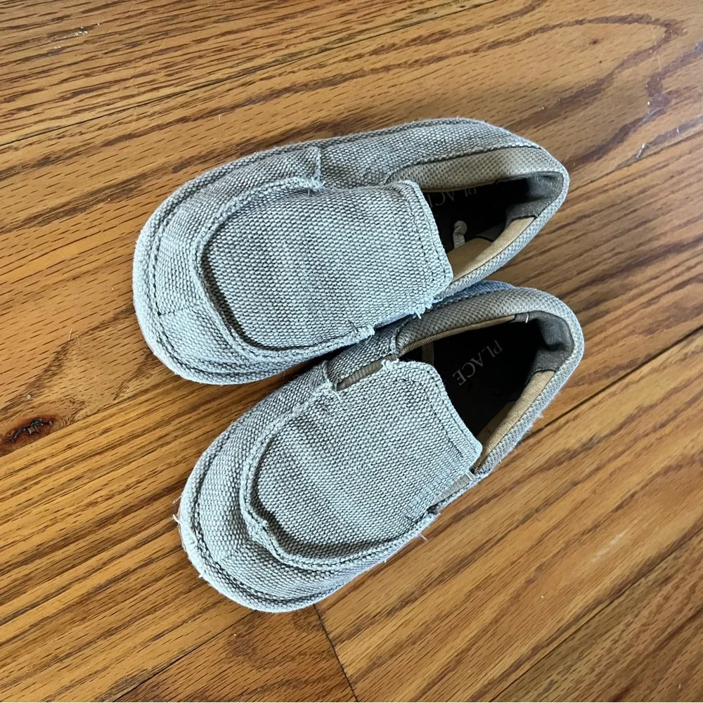 Kids Slip-On Moccasins in Light Gray